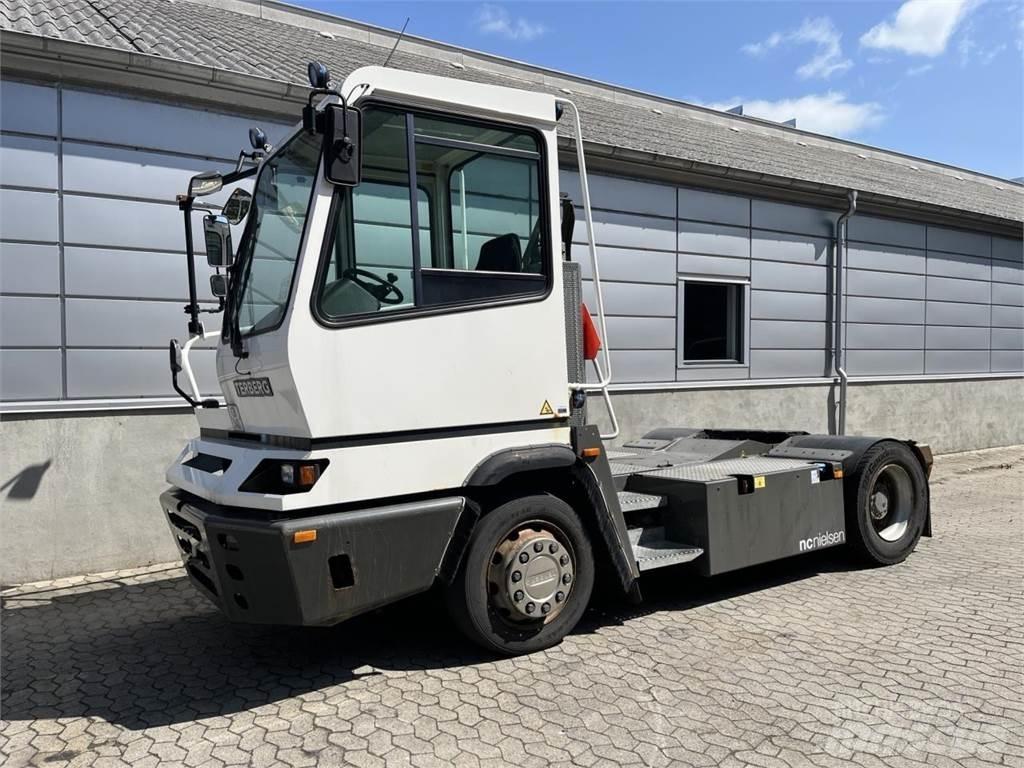 Terberg YT222 4X2 其他物料運輸工具