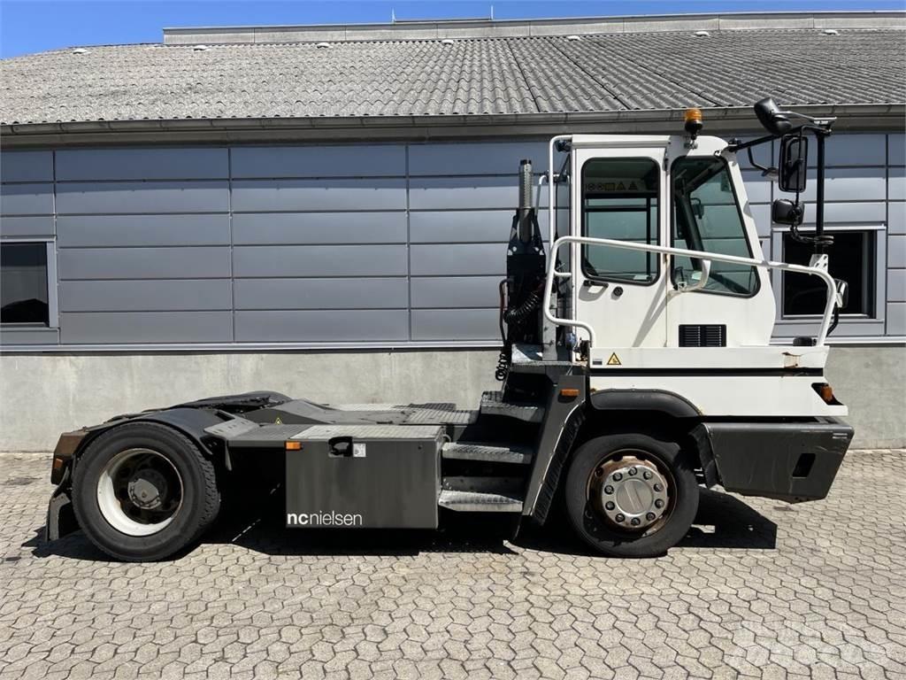 Terberg YT222 4X2 其他物料運輸工具