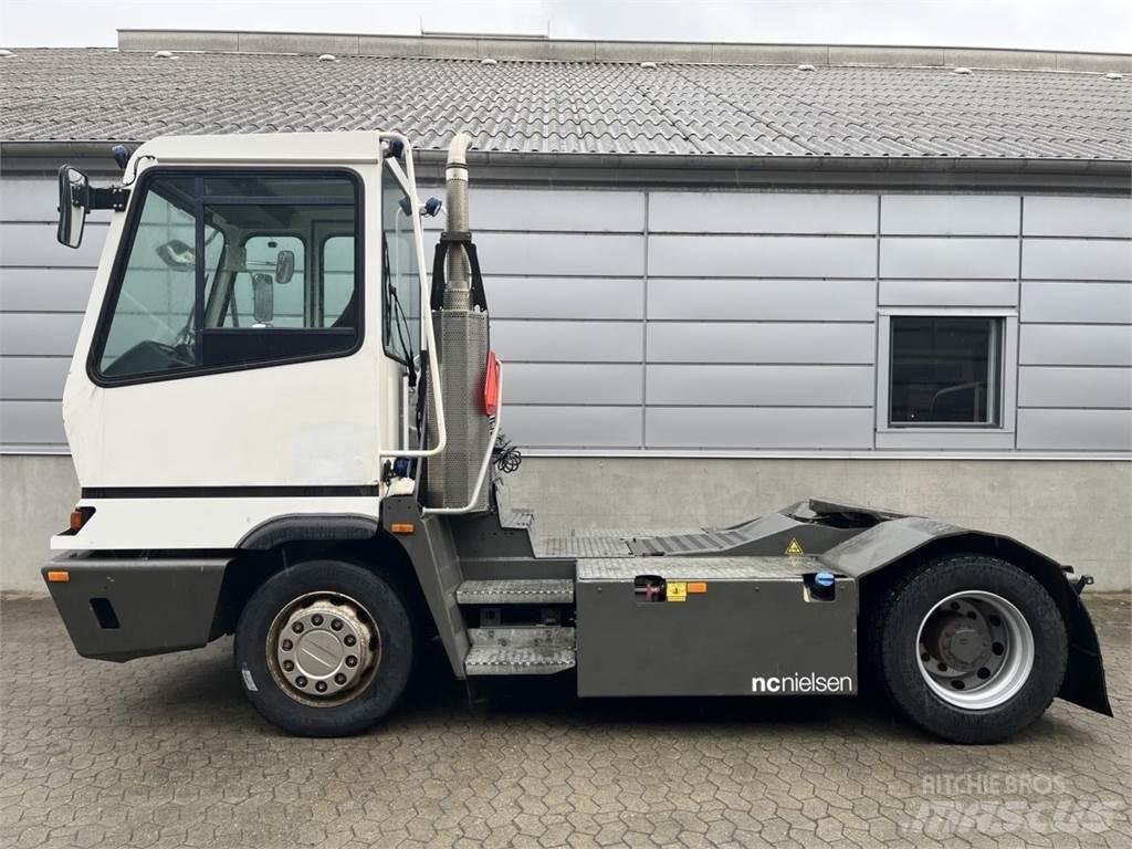 Terberg YT222 4x2 其他物料運輸工具