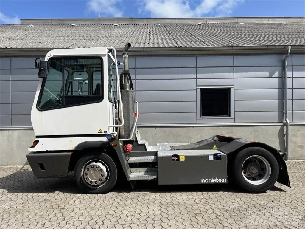 Terberg YT222 4X2 其他物料運輸工具