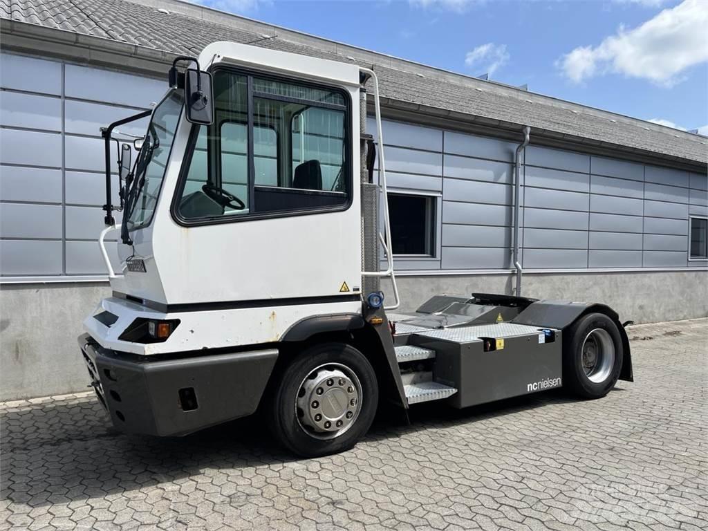 Terberg YT222 4X2 其他物料運輸工具
