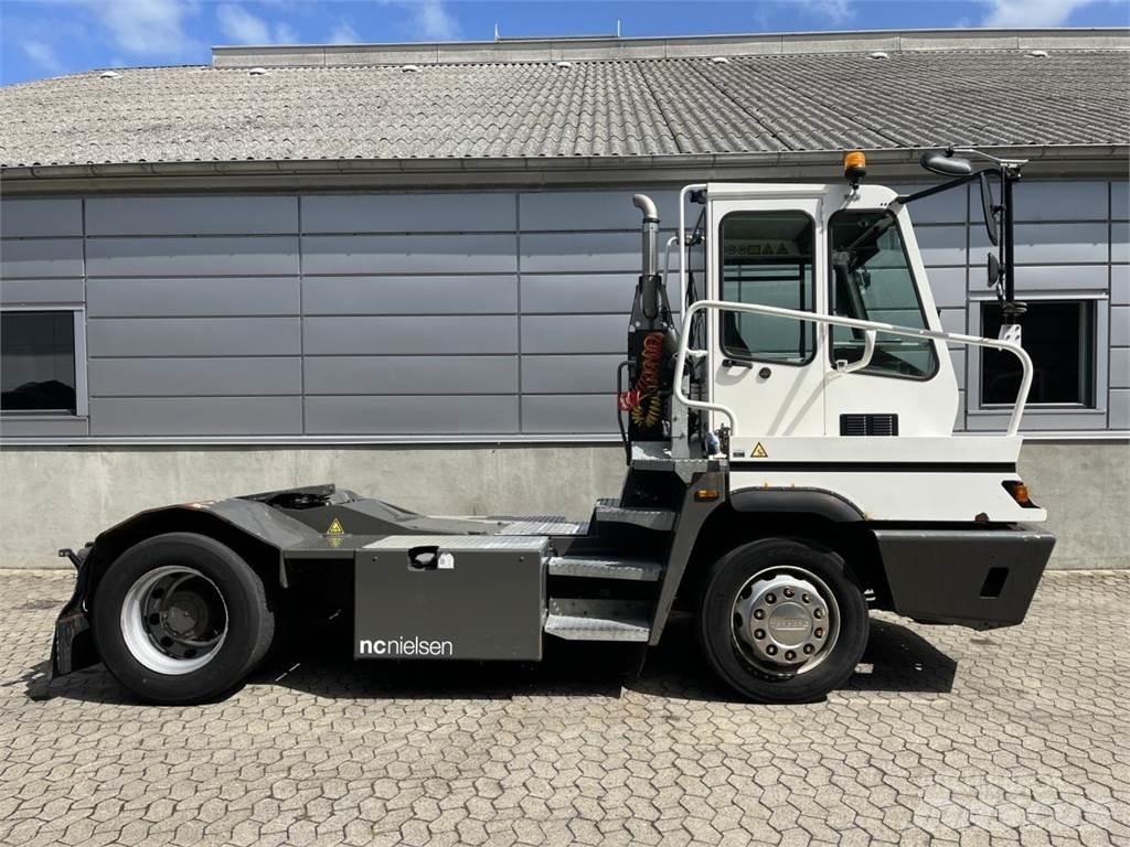 Terberg YT222 4X2 其他物料運輸工具