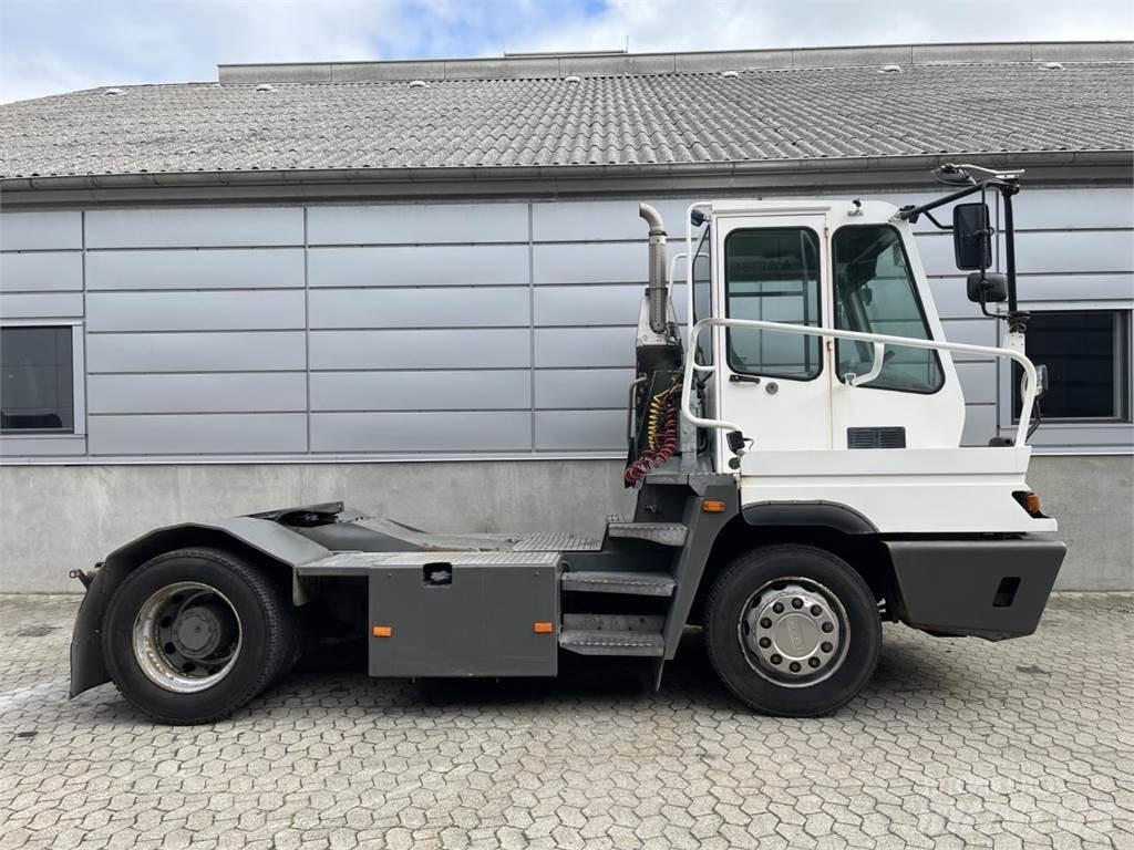 Terberg YT222 4x2 其他物料運輸工具