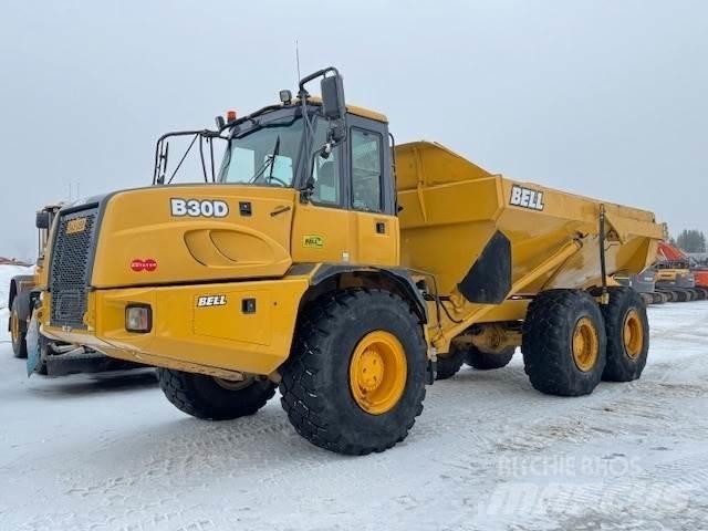 Bell B30D 鉸接式起吊車