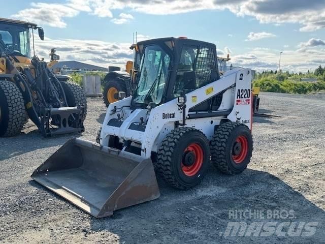 Bobcat A220 滑移轉向裝載機