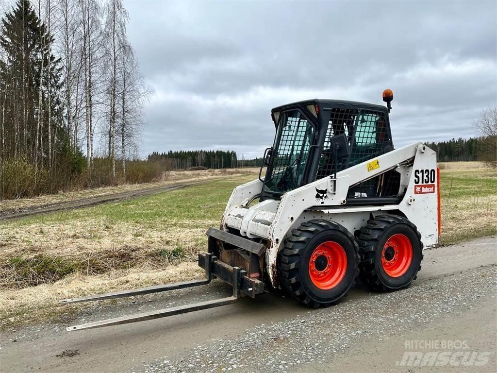 Bobcat S130 滑移轉向裝載機