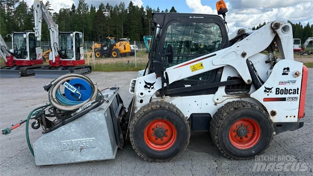 Bobcat S650 滑移轉向裝載機