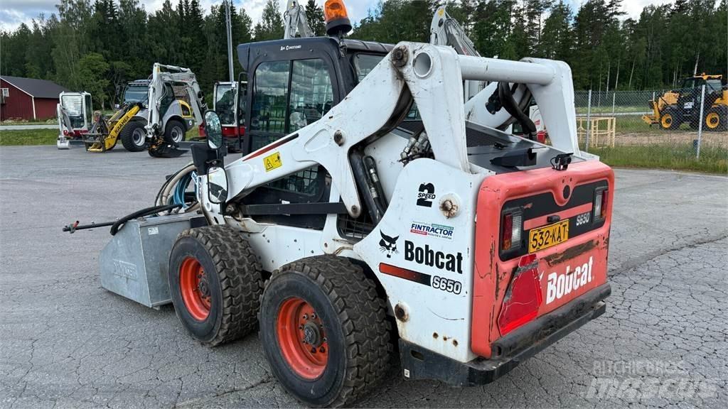 Bobcat S650 滑移轉向裝載機