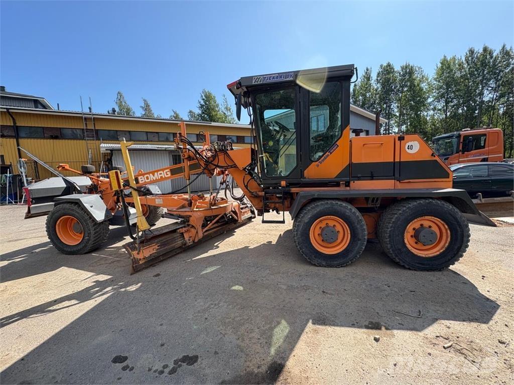 Bomag BG 110 TA 平土機