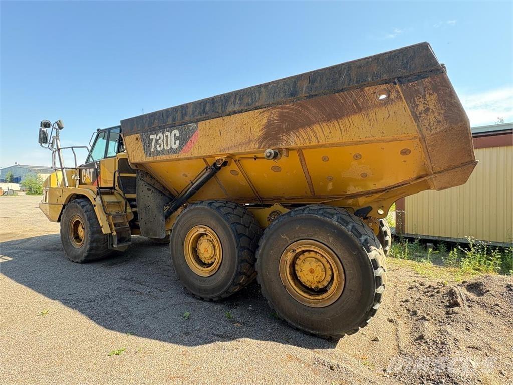 CAT 730 C 鉸接式起吊車