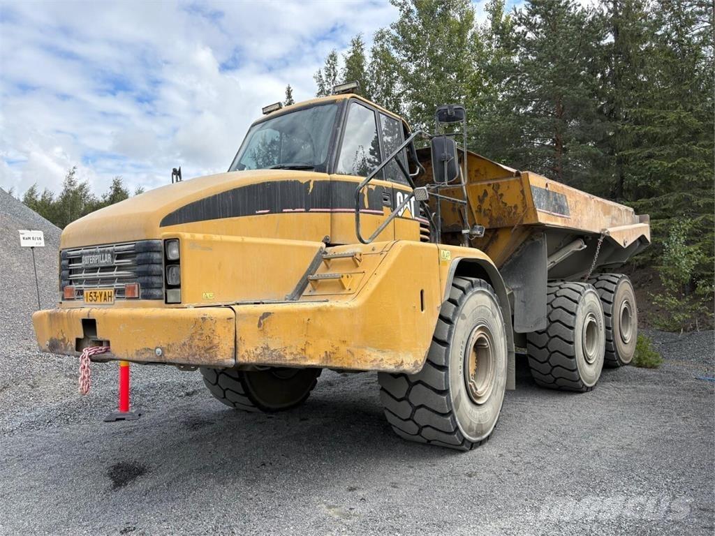 CAT 740 鉸接式起吊車