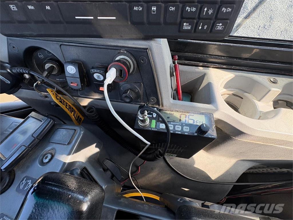 CAT 972 K 輪胎式裝載機