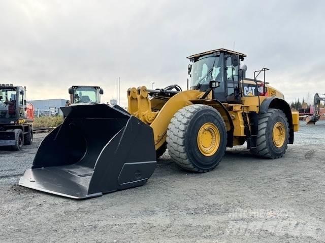 CAT 982M 輪胎式裝載機