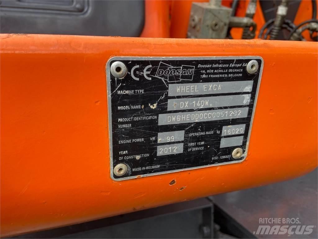 Doosan DX 140W 旋轉式挖土機/掘鑿機/挖掘機