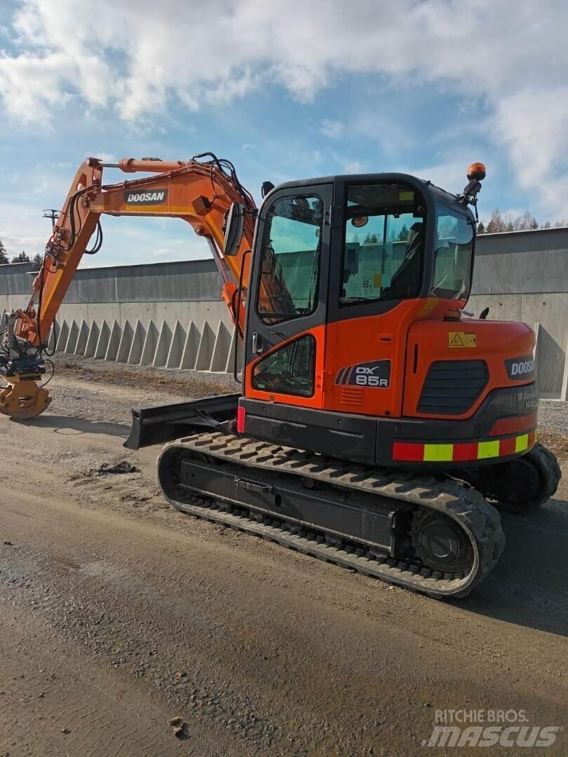 Doosan DX85 R 中型挖土機/掘鑿機/挖掘機 7t-12t