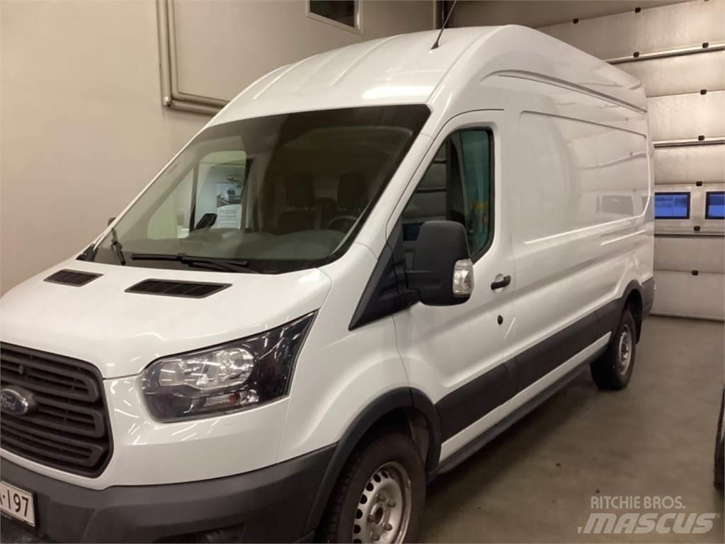 Ford Transit 廂式貨物運輸車