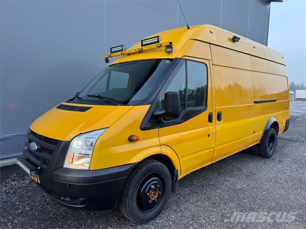 Ford Transit 廂式貨物運輸車