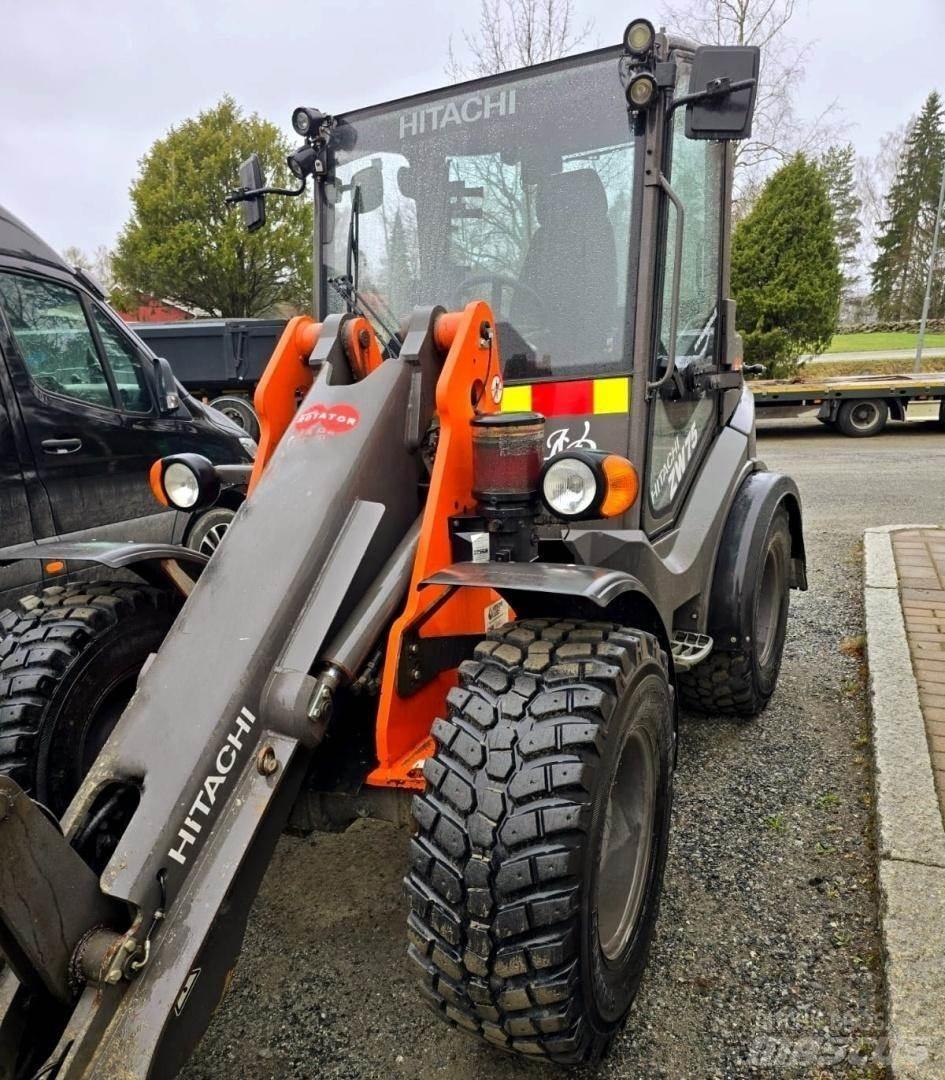 Hitachi ZW75 小型裝載機