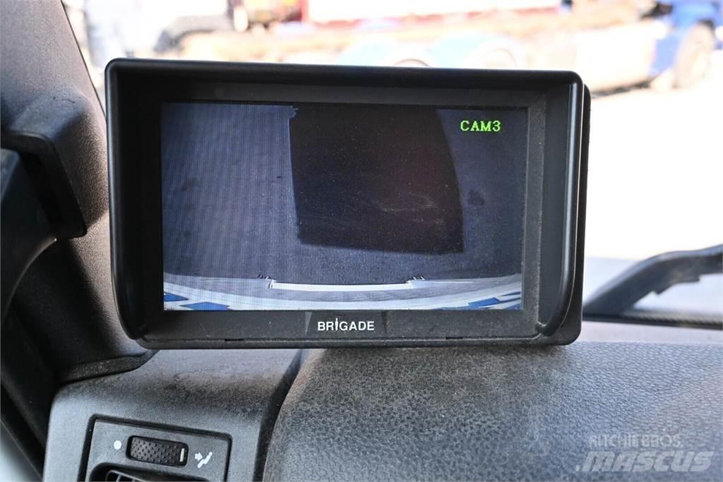 Iveco 140E 貨箱式卡車
