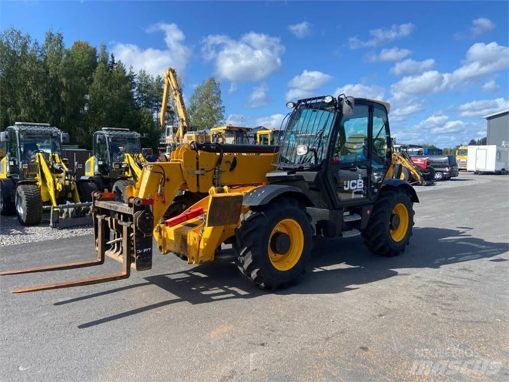 JCB 535-125 伸縮臂操作車