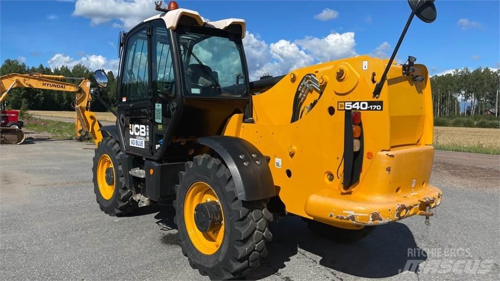 JCB 540-170 伸縮臂操作車