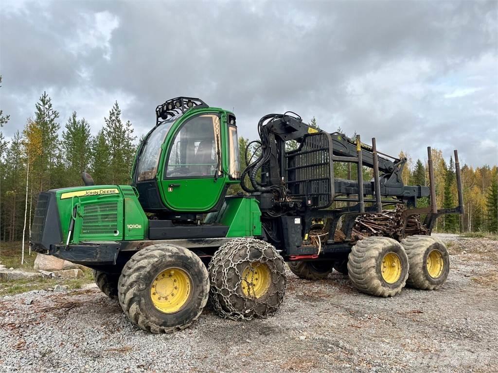 John Deere 1010E 集運機