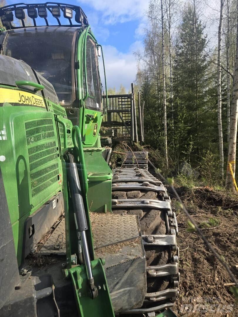 John Deere 1210 G 集運機