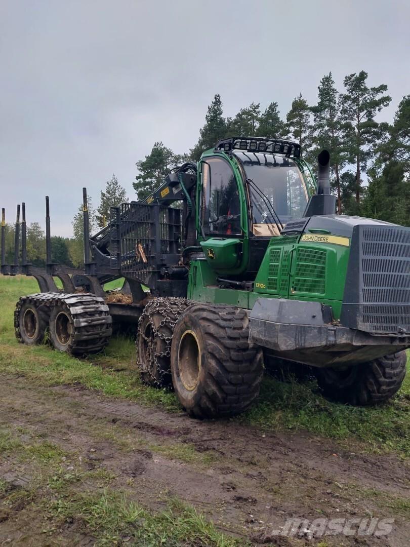 John Deere 1210G 集運機