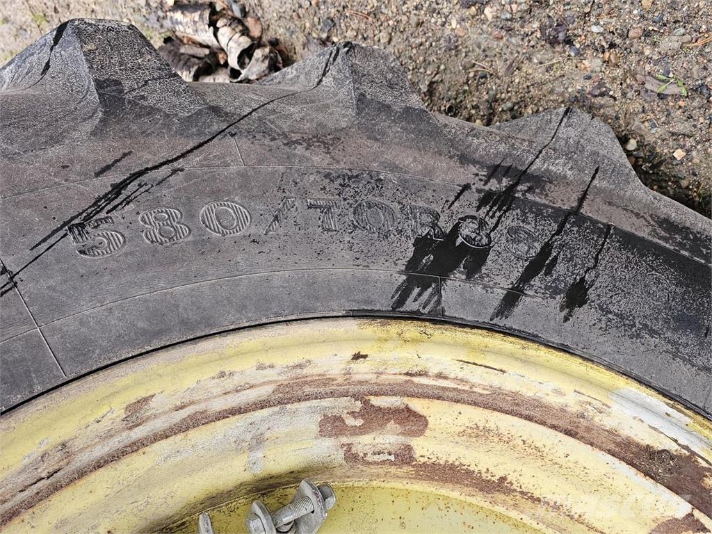 John Deere 6800 曳引機