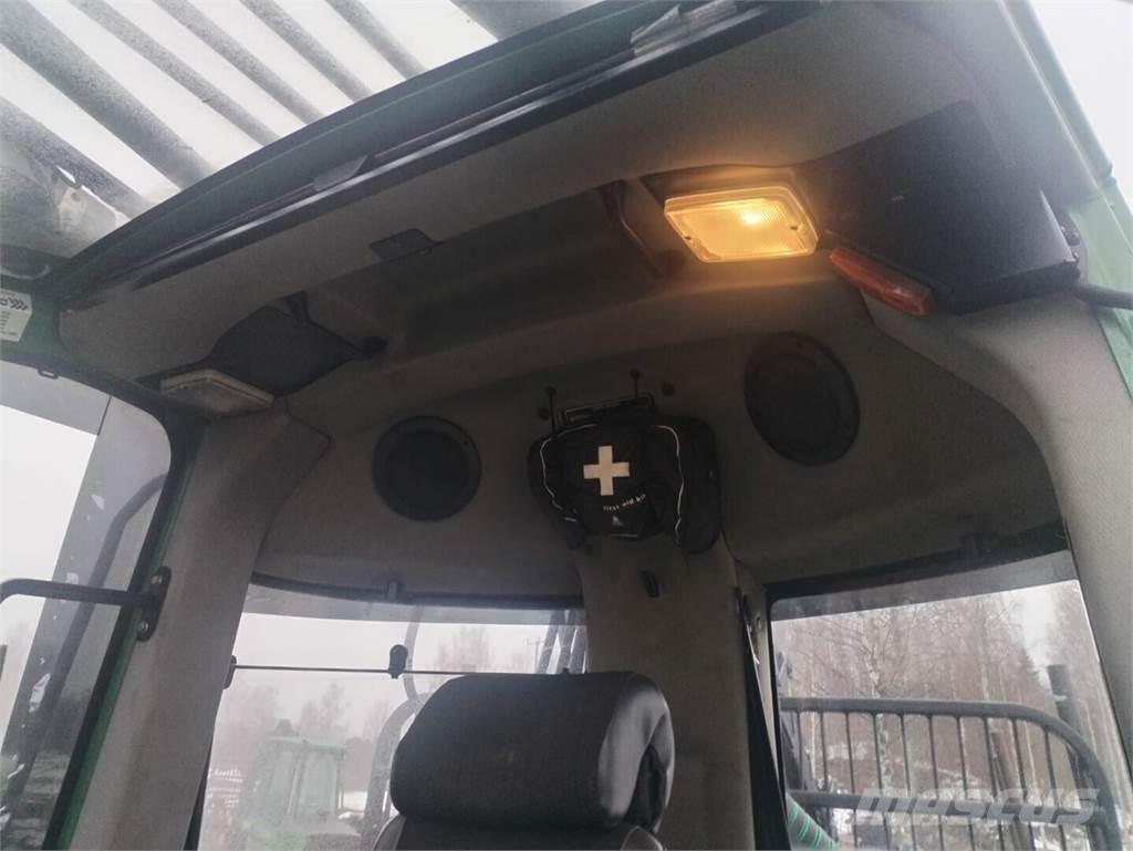 John Deere 810 E 集運機