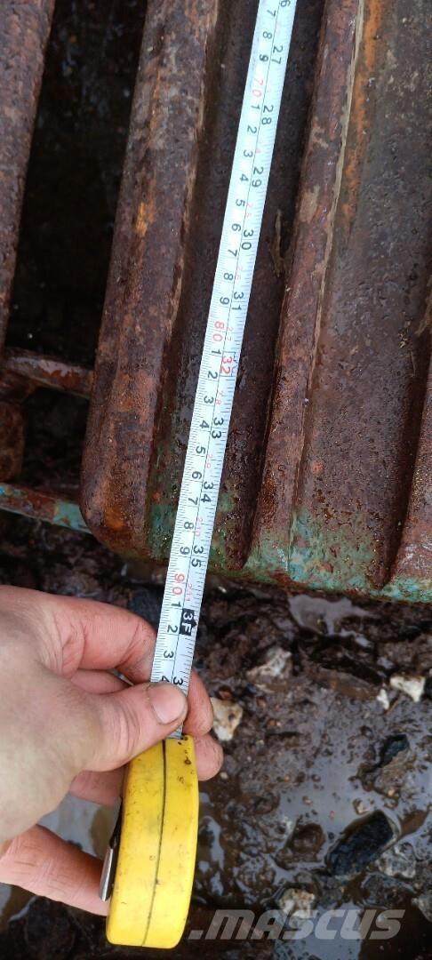  Kaivuri telat 履帶、鏈條和車盤