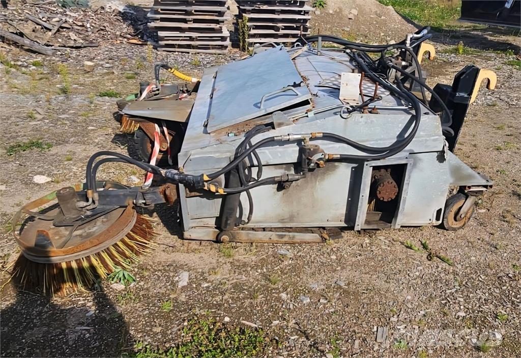  Keräävä harja 掃倉機