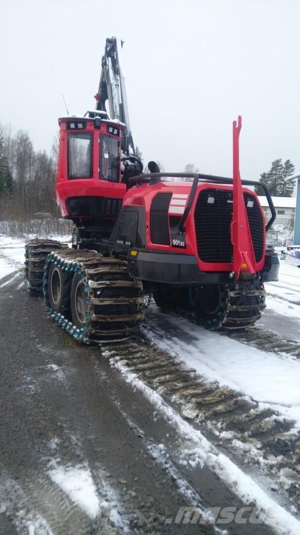 Komatsu 901 XC 收穫機