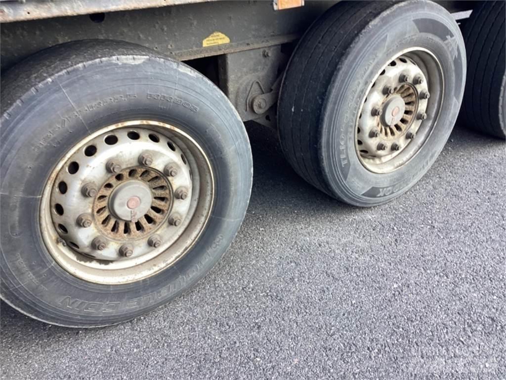 Krone Likukapelli 篷布半拖車