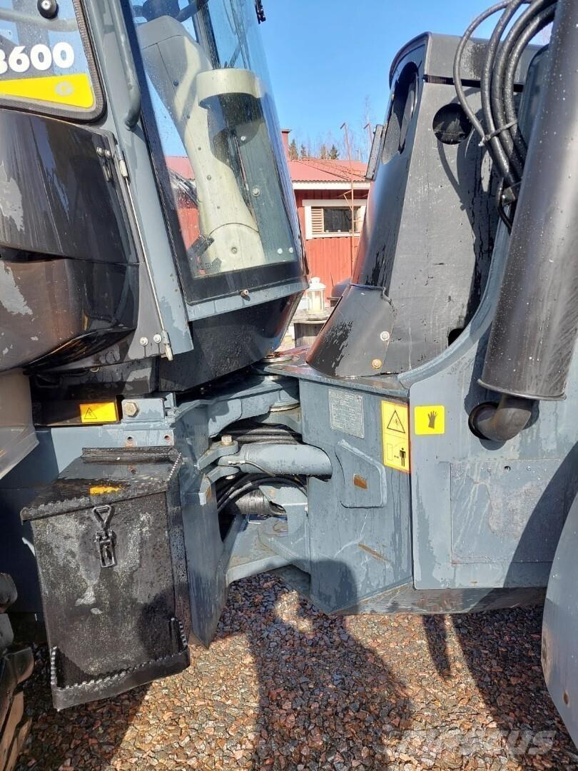 Lännen 8600 G 反鏟裝載機