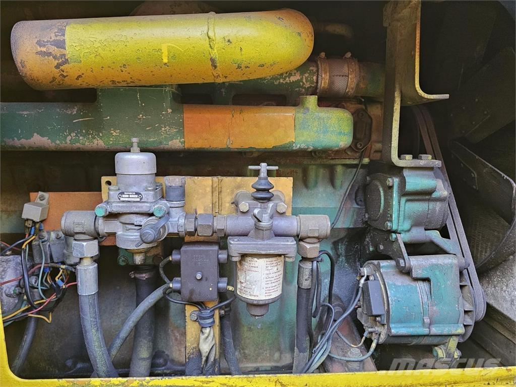 Lokomo AH 132 C 平土機