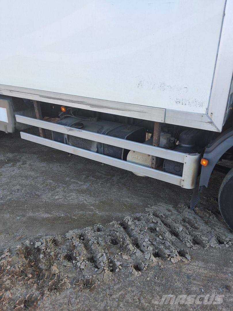 MAN Tgm 15.240 貨箱式卡車