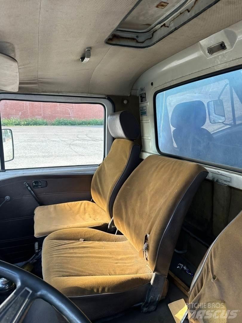 MAN Vw 9.136 篷布卡車