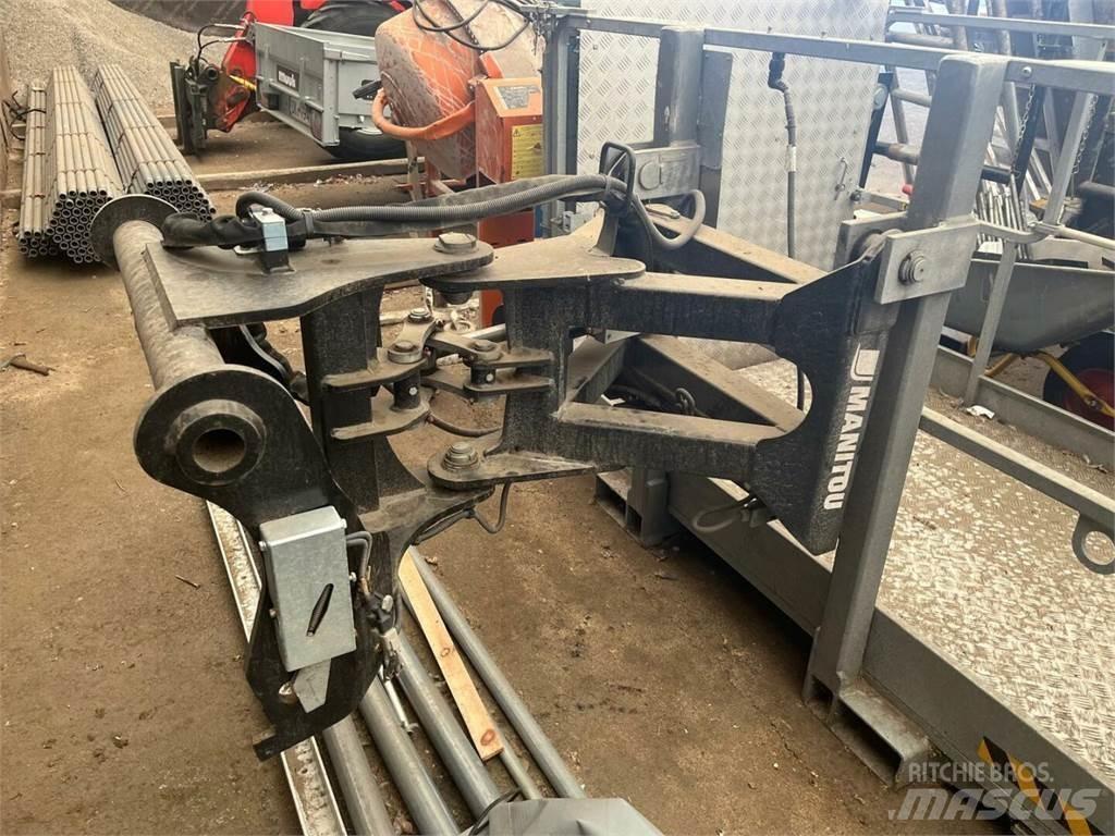 Manitou MT 1840 伸縮臂操作車