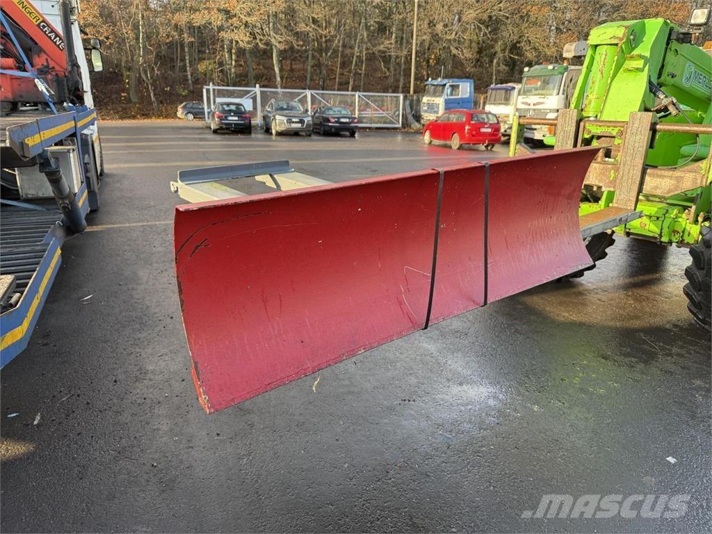 Merlo P 34.7 伸縮臂操作車