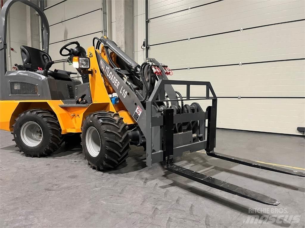 Multiloader L 10 小型裝載機