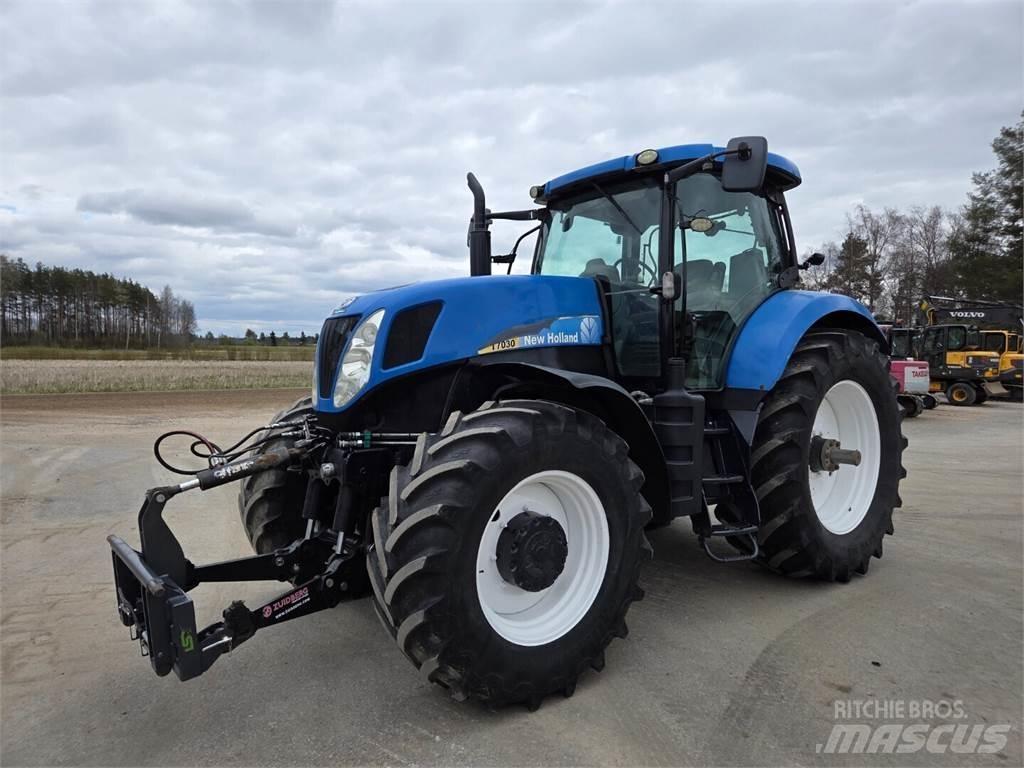 New Holland T7030 曳引機