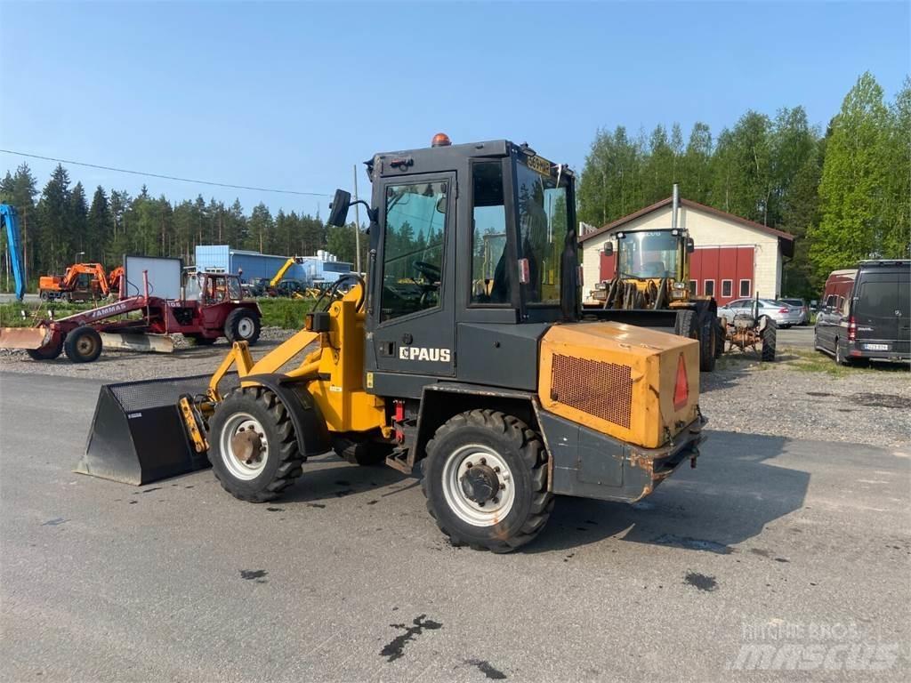 Paus RL 552 小型裝載機
