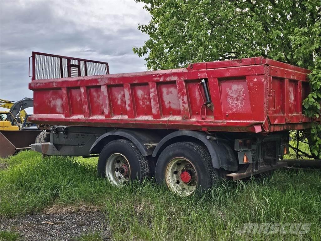  Perävaunu 傾卸式拖車