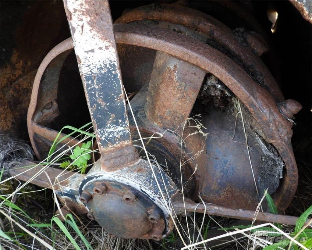  Polannejyrsin 動力耙和旋轉式耕耘機