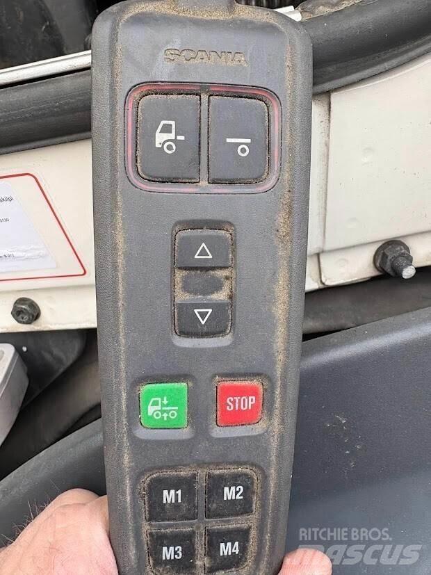 Scania G360 貨箱式卡車