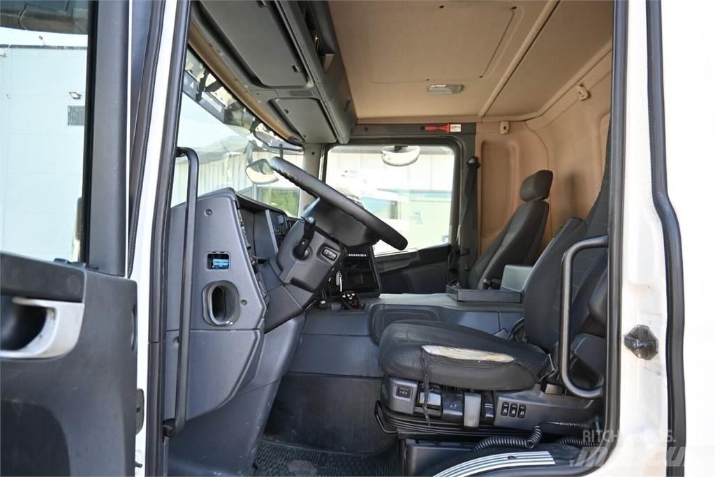Scania P320 4x2 貨箱式卡車