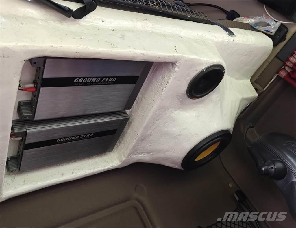 Scania R500 6x2 曳引機組件