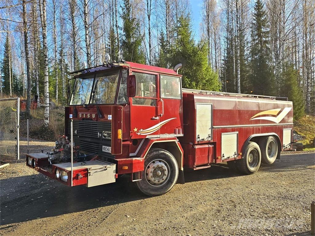 Sisu Paloauto 6X2 其他貨車