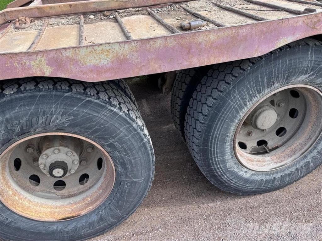 Sisu SM300 6X2 林業運輸車